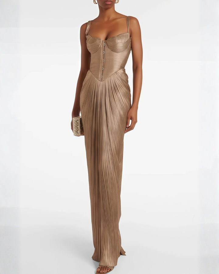 Vestido maxi dorado para mujer con corsé plisado y tirantes finos, espalda con cordones