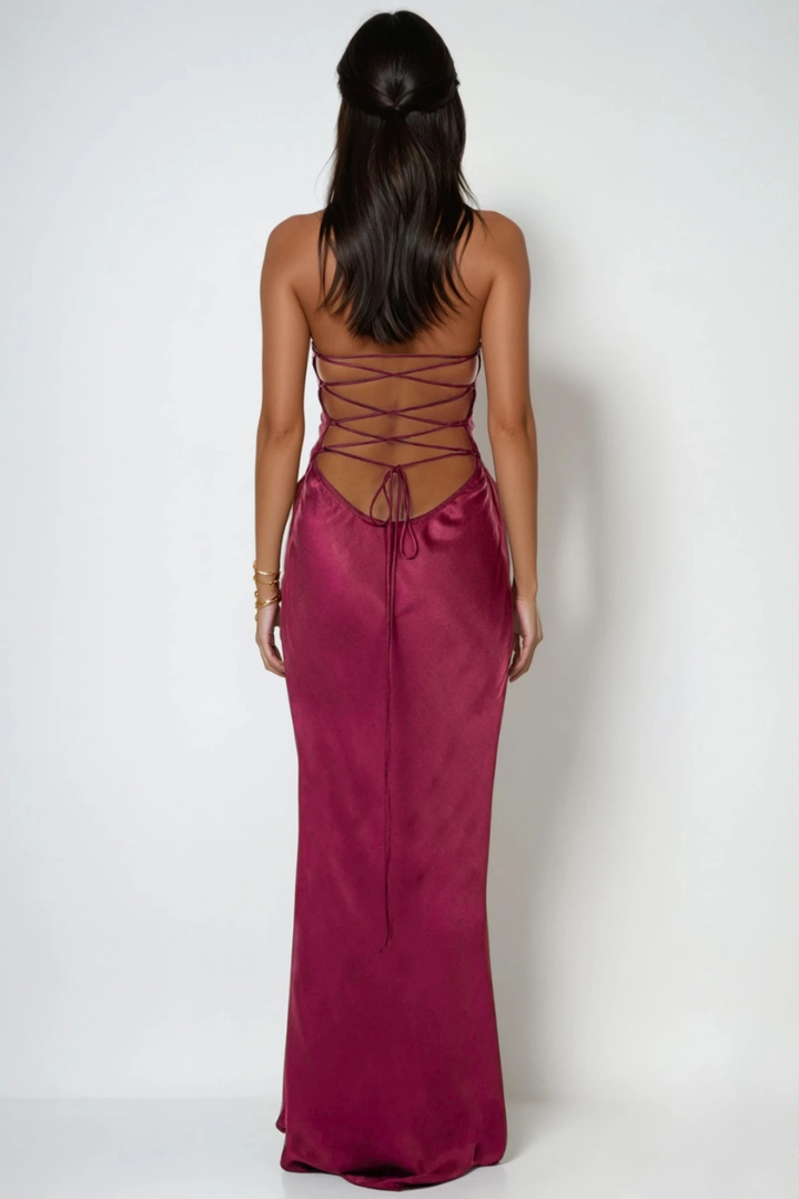 Vestido maxi de mujer con cuello halter, cuerpo adornado y espalda con cordones, corte recto