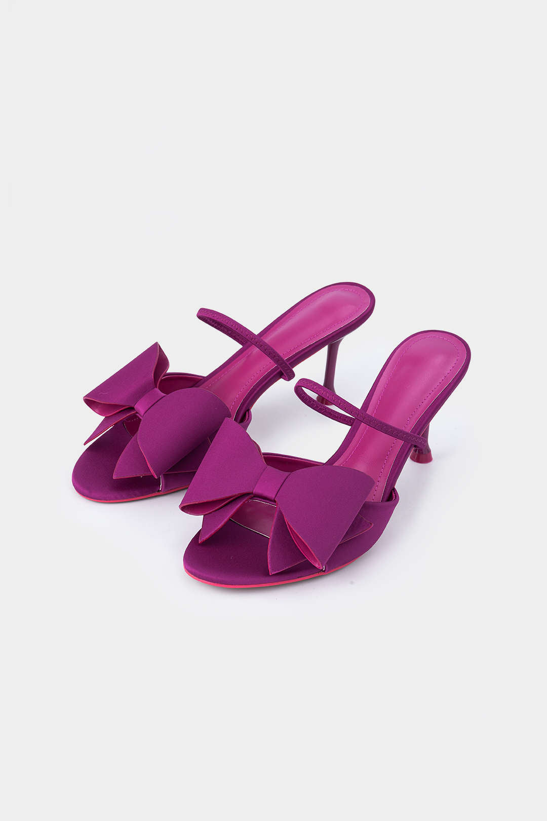 Tacones Puntiagudos de Cuero Sintético