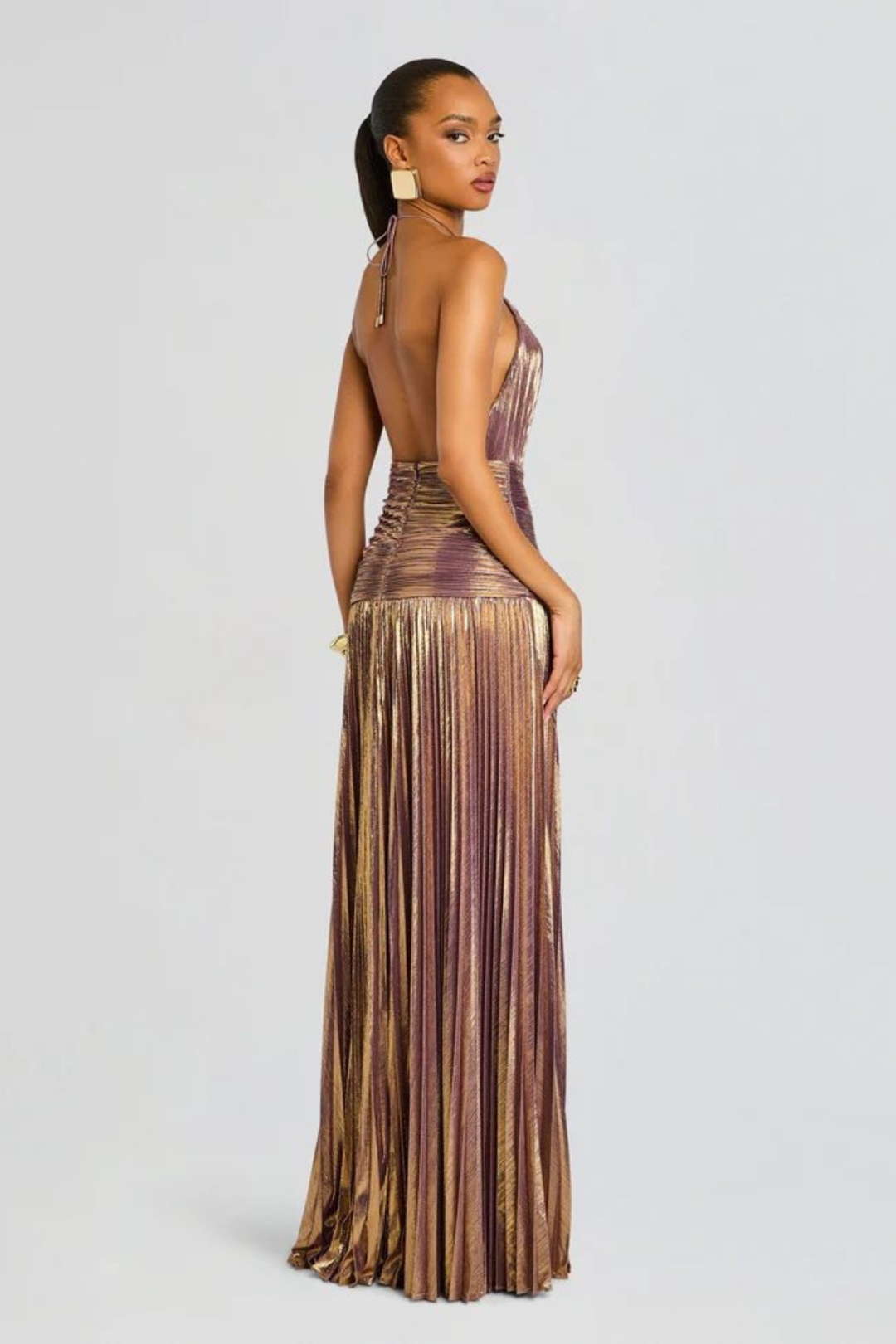 Vestido maxi para mujeres con cuello halter, plisado, abertura y sin espalda