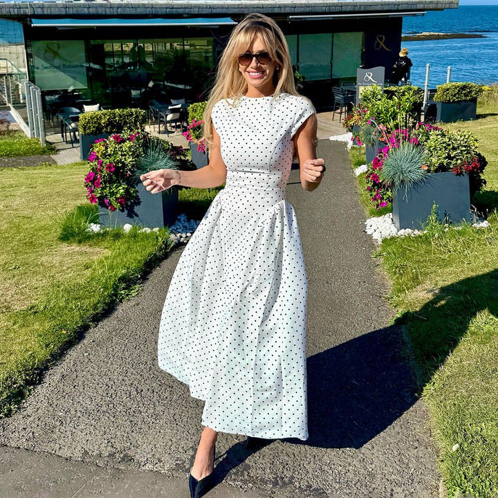 Vestido Maxi de Lunares de Verano Elegante