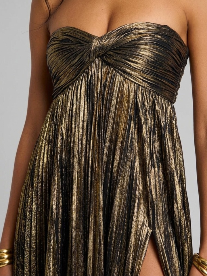 Maxi vestido para mujeres sin tirantes con cuerpo retorcido y abertura alta