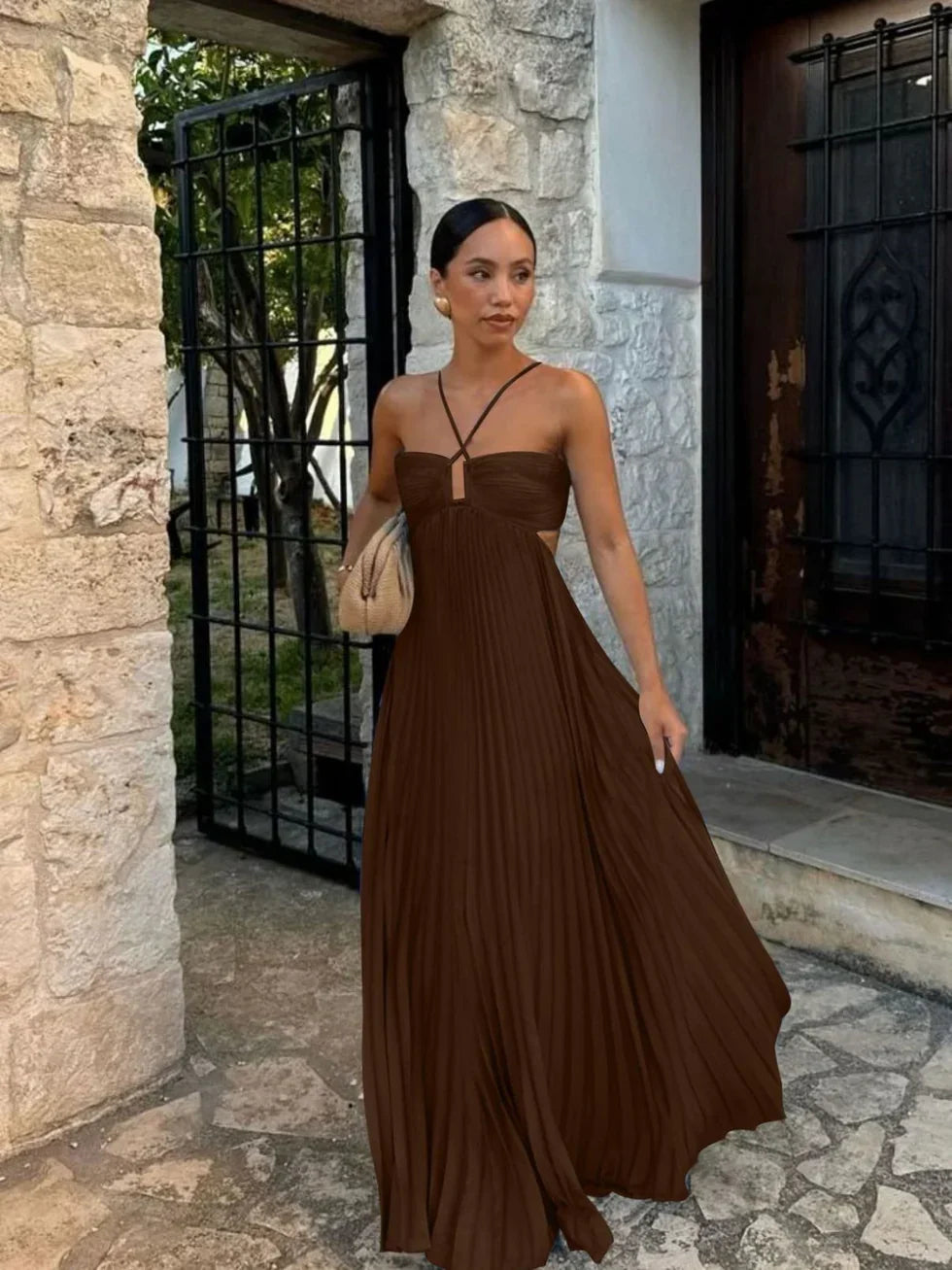 Vestido maxi con cuello halter plisado y corte lateral en la cintura