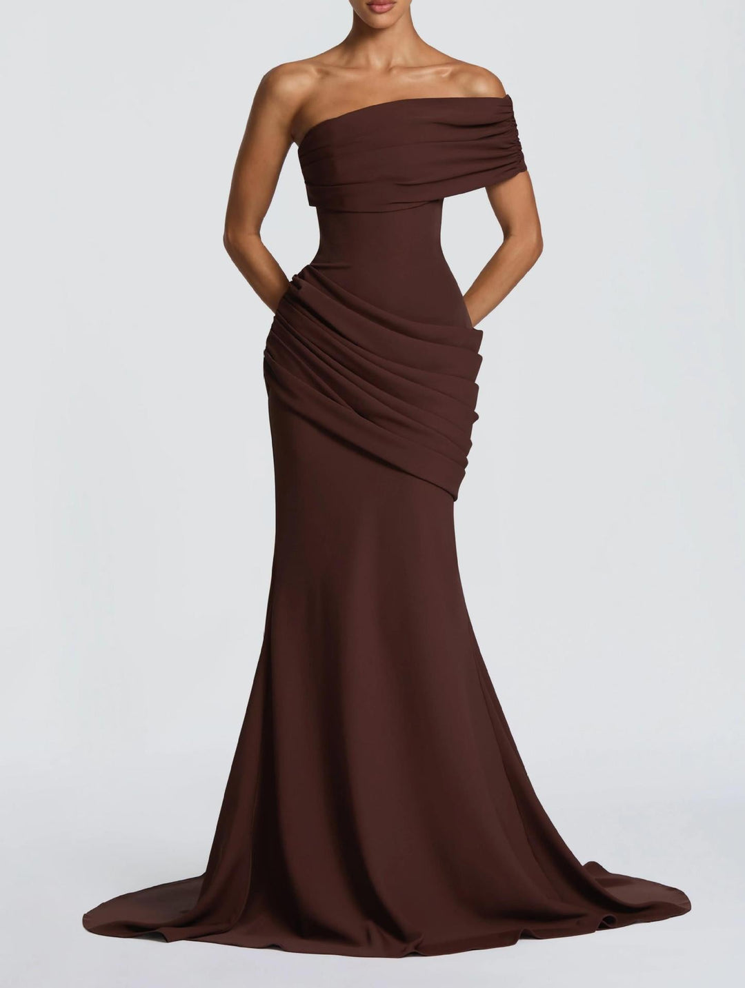 Vestido maxi de un hombro con corte sirena drapeado y espalda con cordones