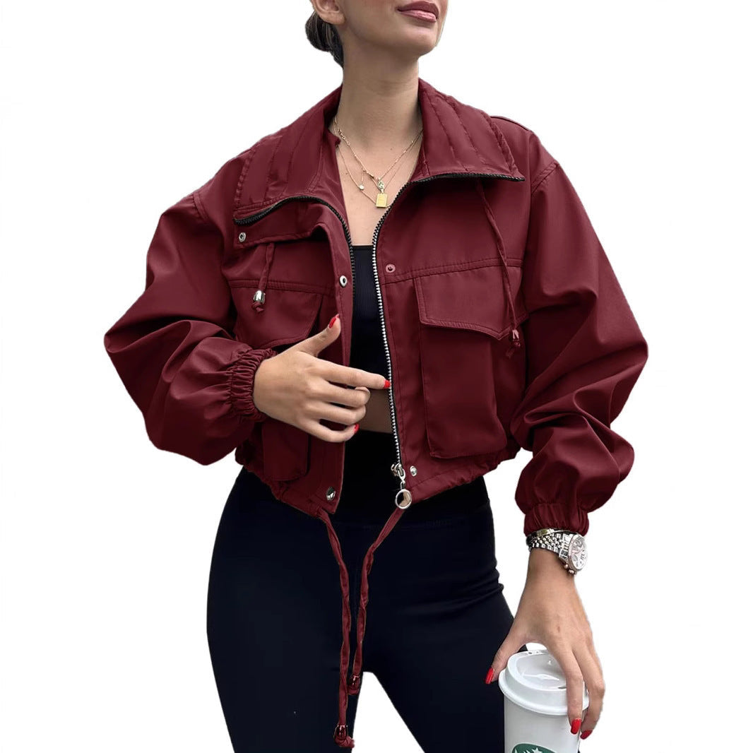Chaqueta corta de señora con cordón ajustable y puños elásticos