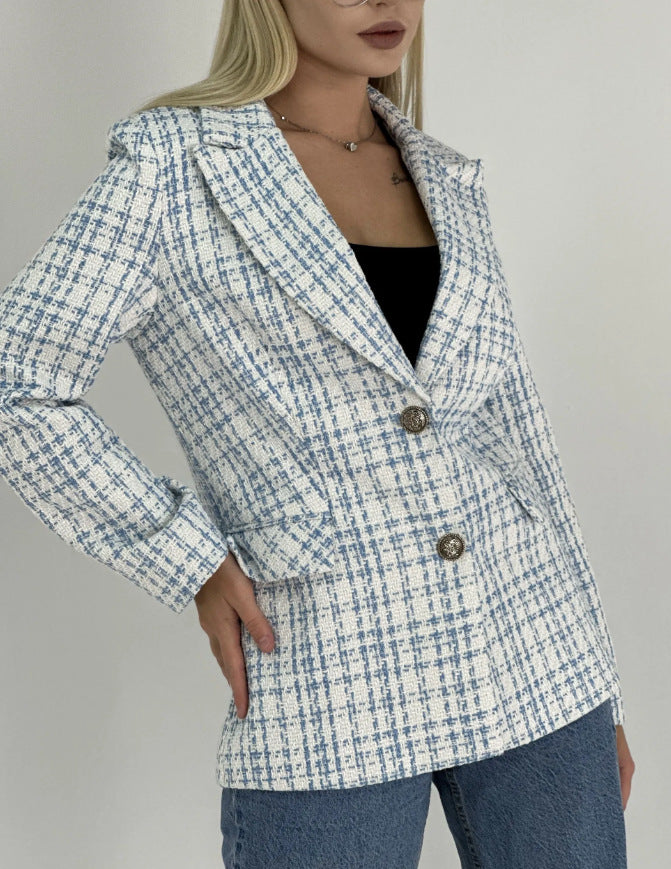 Blazer de señora con corte entallado y botones elegantes