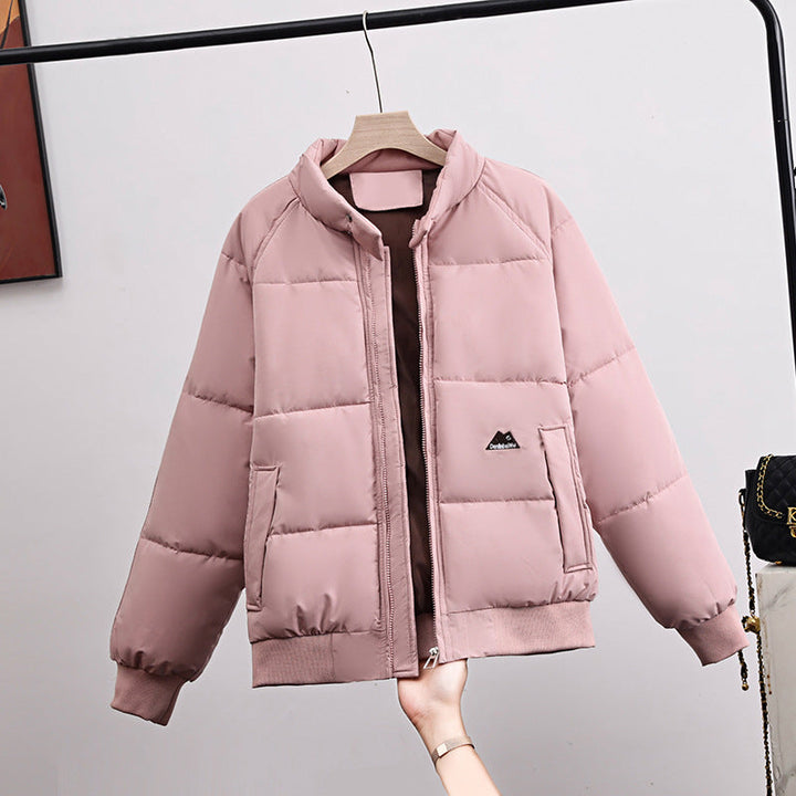 Chaqueta corta acolchada de mujer con cuello alto
