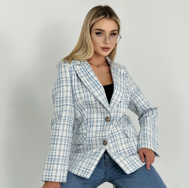 Blazer de señora con corte entallado y botones elegantes