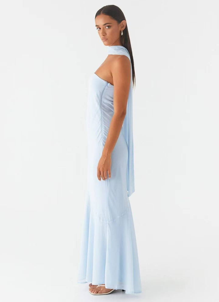 Vestido Maxi de mujer corte sirena con escote bandeau y cuello de bufanda integrado