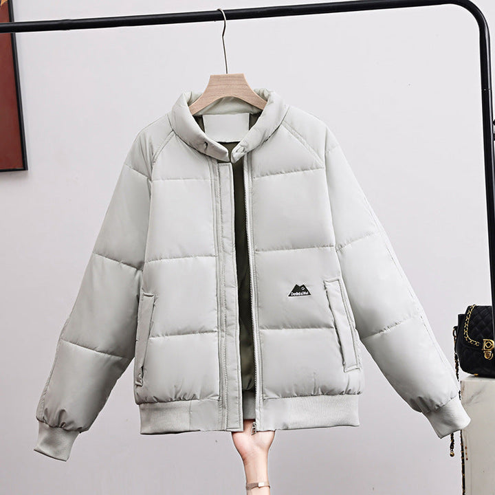 Chaqueta corta acolchada de mujer con cuello alto
