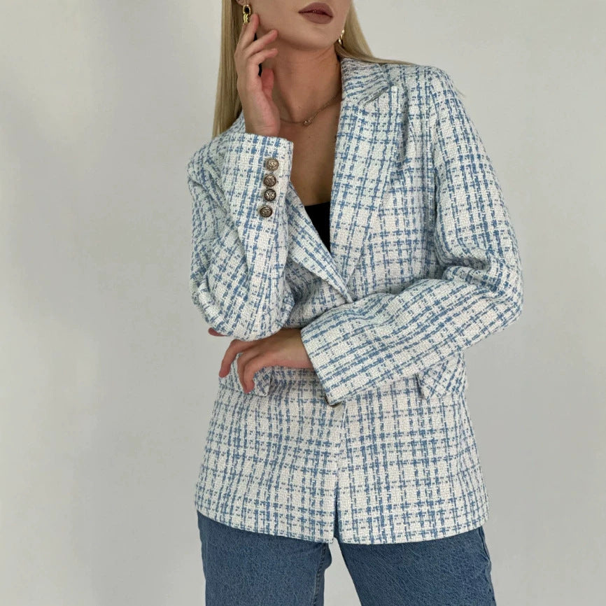 Blazer de señora con corte entallado y botones elegantes