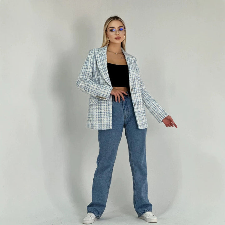 Blazer de señora con corte entallado y botones elegantes