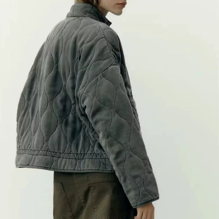 Abrigo acolchado cropped para mujer, con bolsillos y cinturón para atar