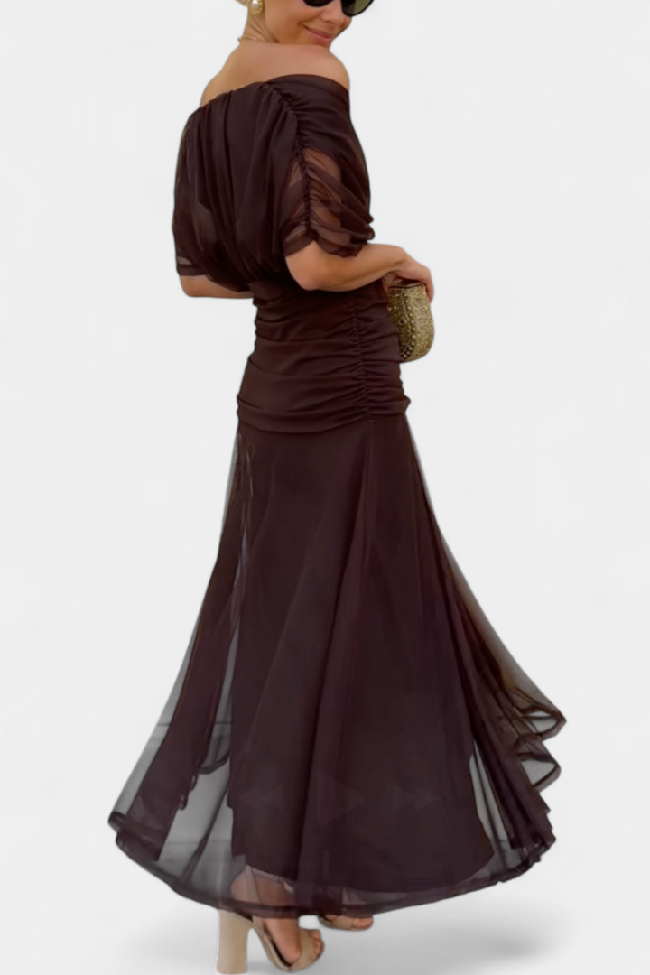 Vestido maxi para mujeres con hombros al descubierto, cintura fruncida y escote retorcido