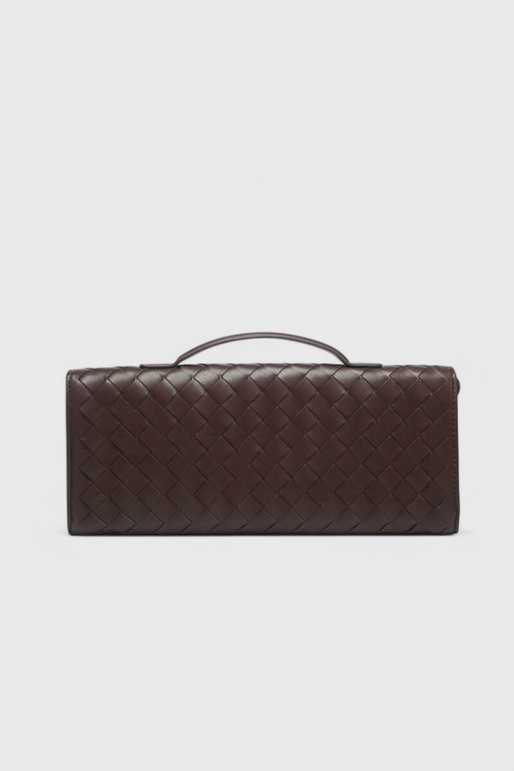 Melanie Clutch con Detalle de Nudo Dorado