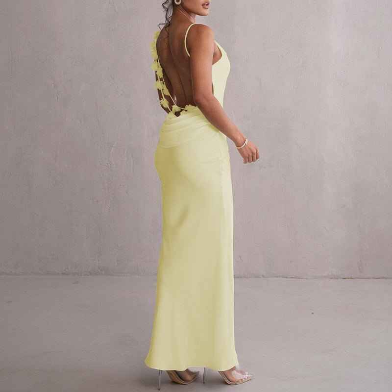 Amélie – Vestido maxi sin espalda con adornos florales