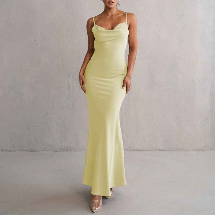 Amélie – Vestido maxi sin espalda con adornos florales
