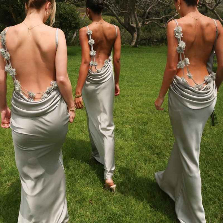 Amélie – Vestido maxi sin espalda con adornos florales
