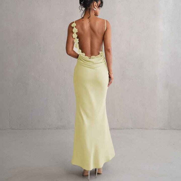 Amélie – Vestido maxi sin espalda con adornos florales