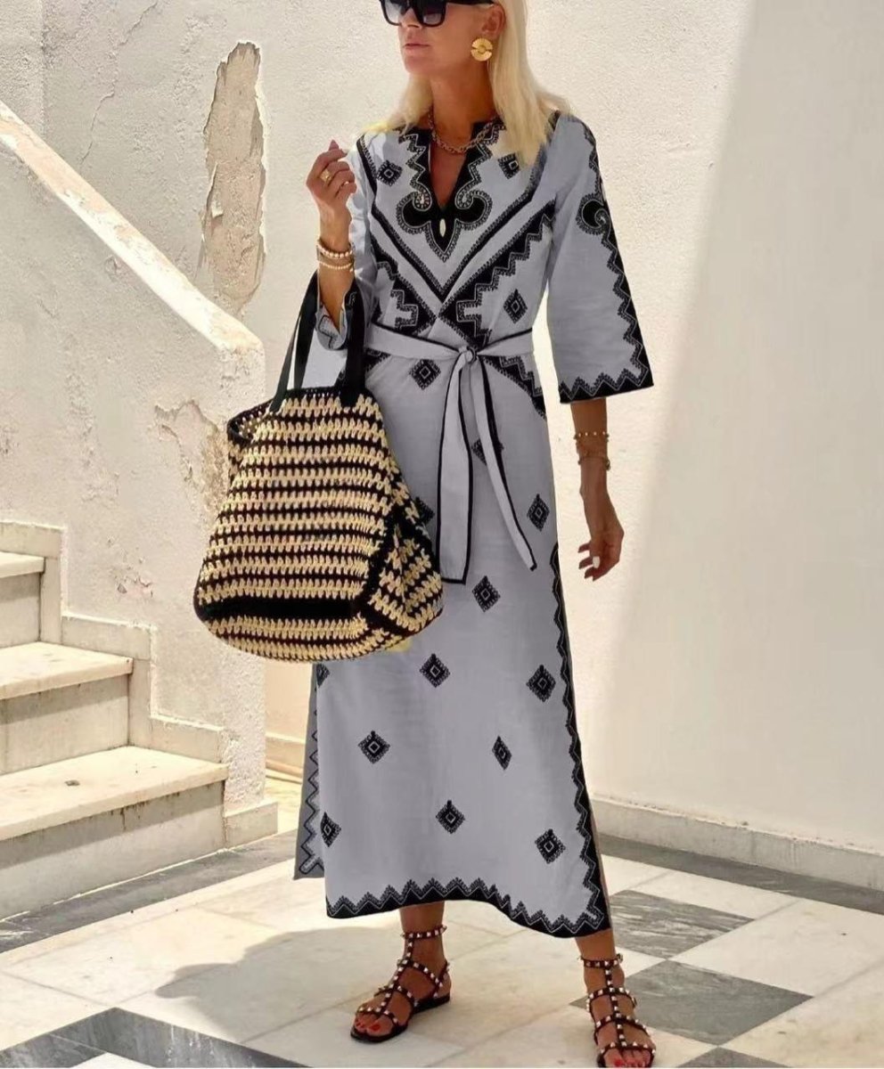 Ayla – Vestido maxi boho bordado con estampado étnico y cinturón ajustable
