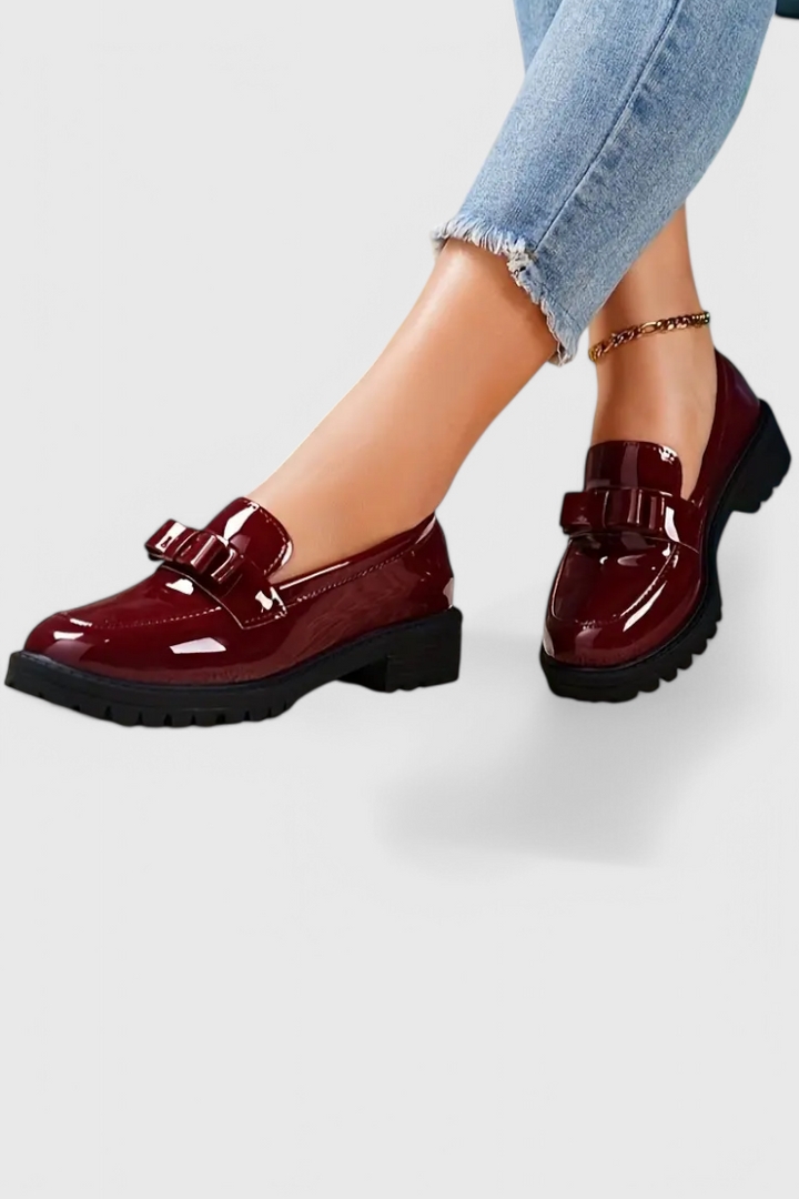 Zinnia Mocasines con Detalle de Lazo y Tacón Bloque