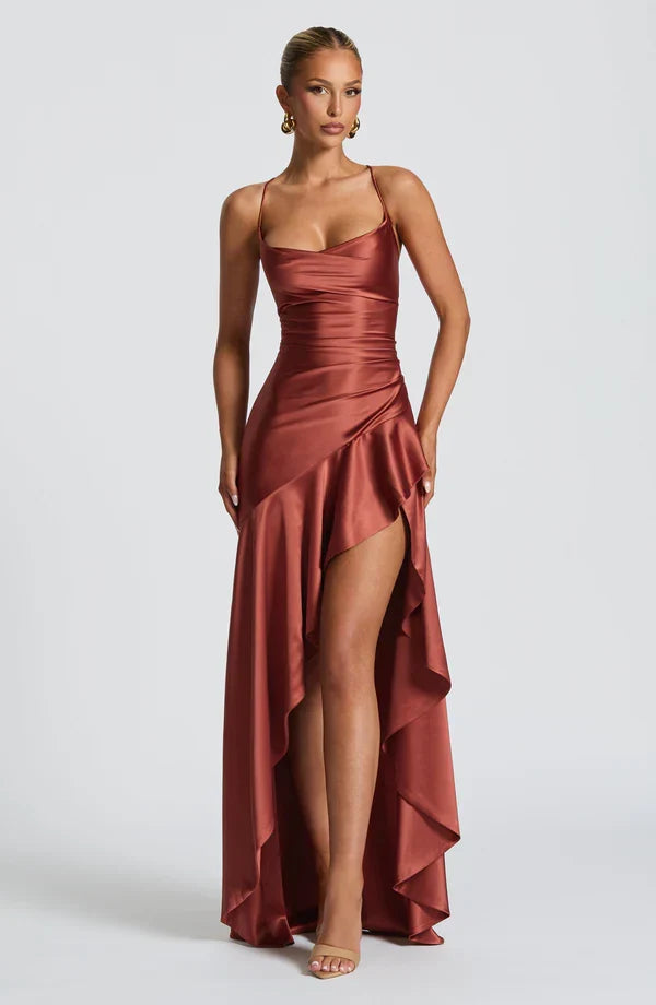 Vestido maxi de mujer con tirantes finos, cuello drapeado, asimétrico, con volantes y abertura