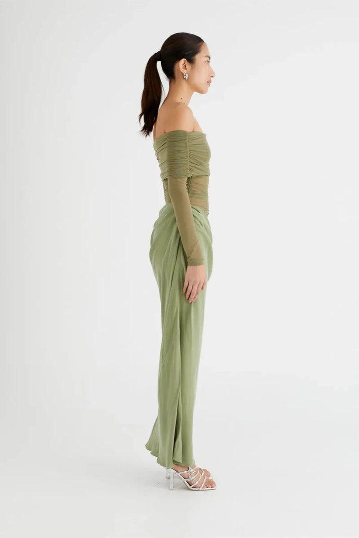 Maxi vestido de malla recortada
