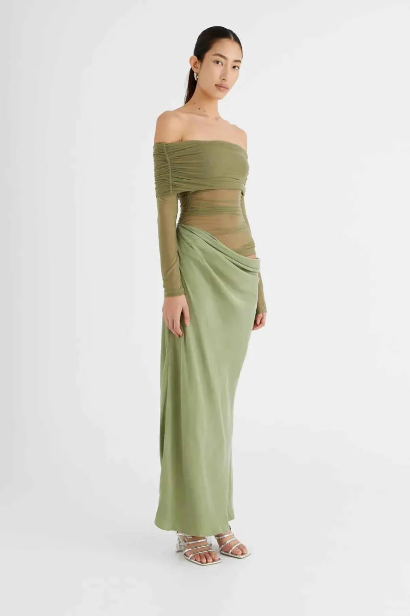 Maxi vestido de malla recortada