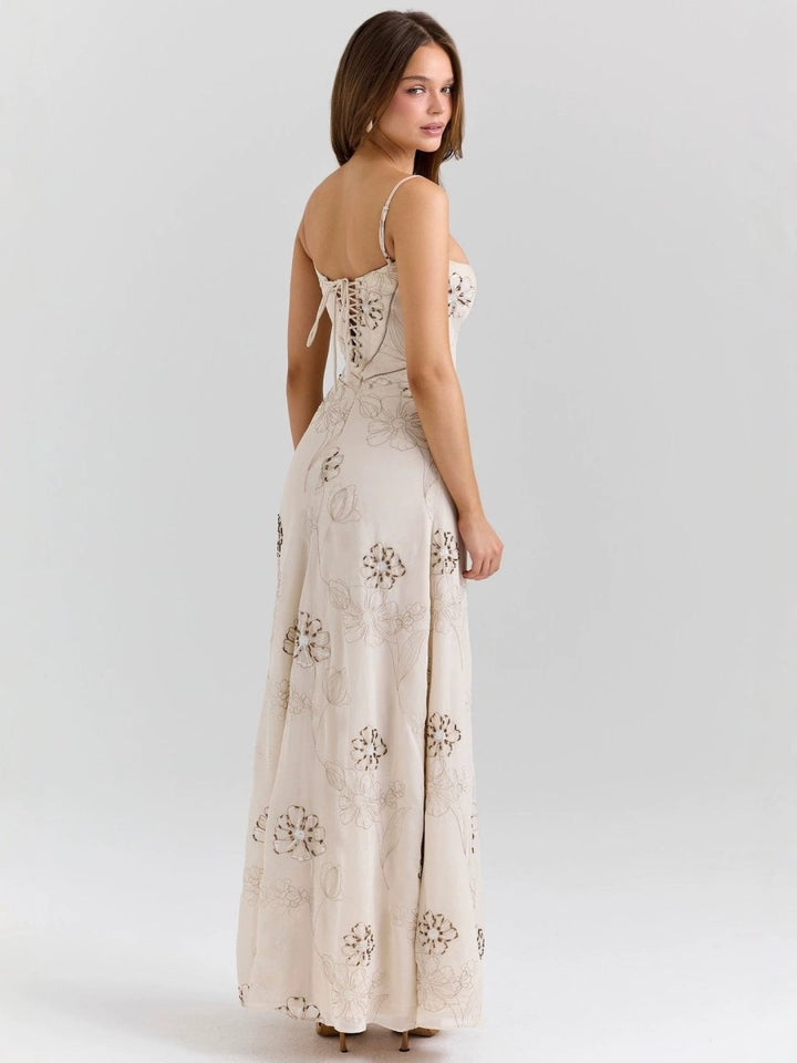 Elegante vestido maxi con tirantes de spaghetti