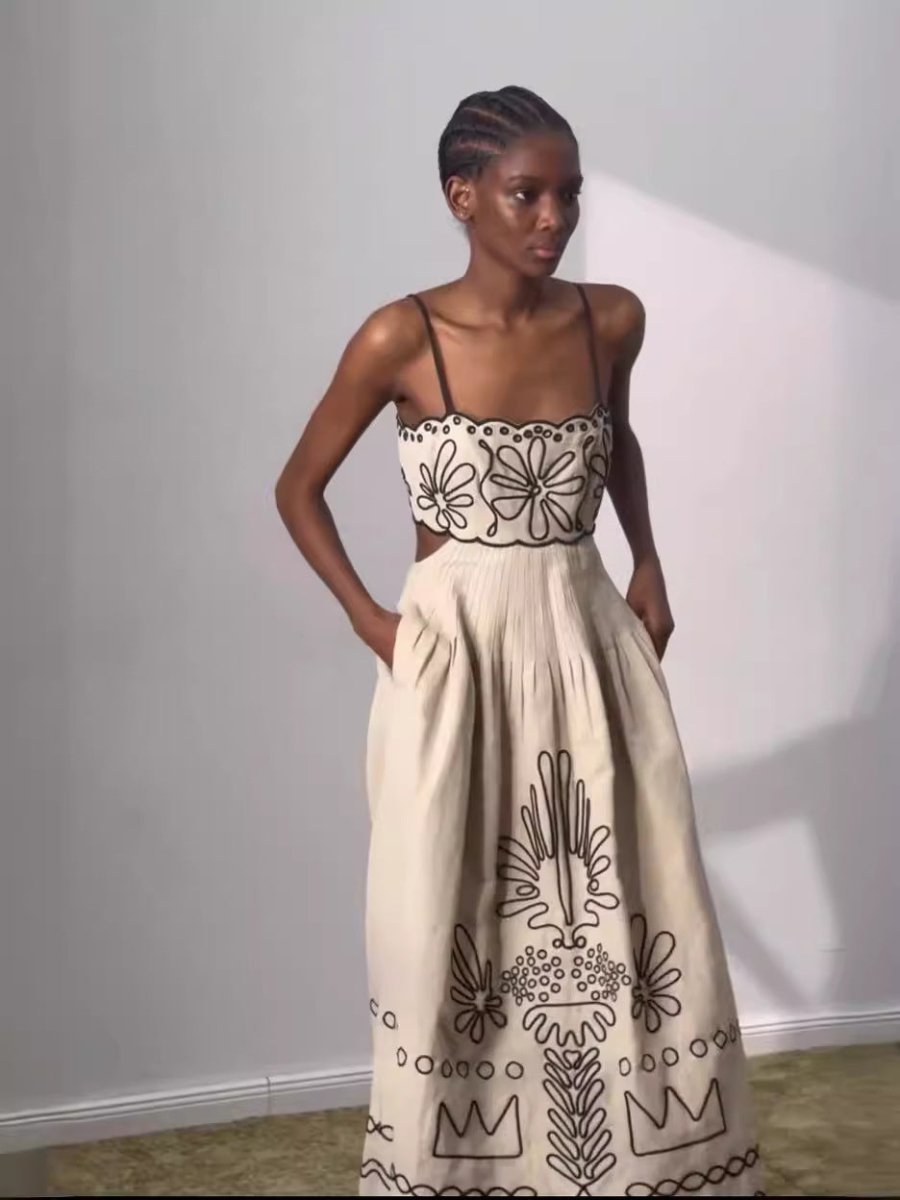 Elegante vestido maxi con tirantes de espagueti