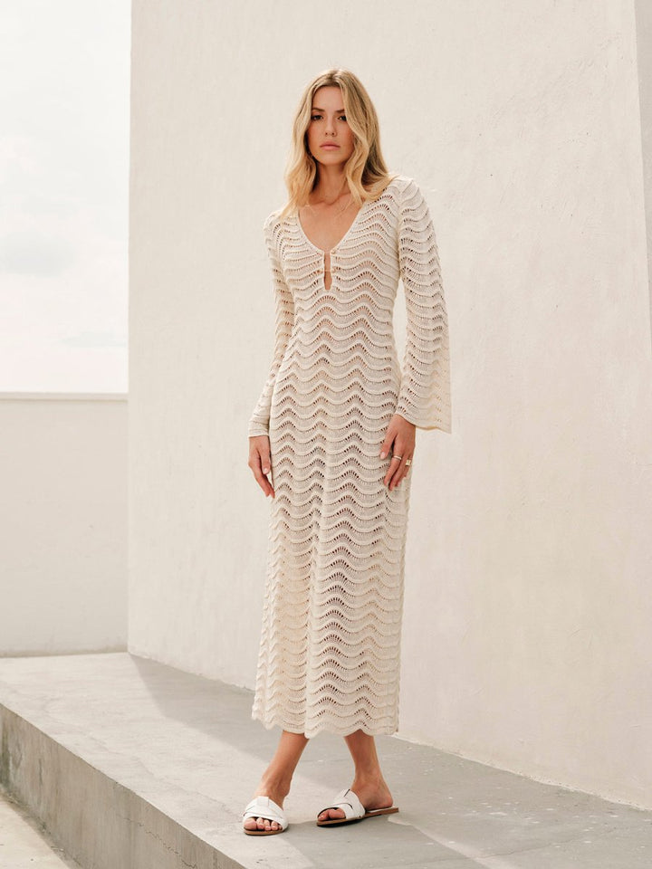 Elegante vestido maxi de verano en efecto de ganchillo