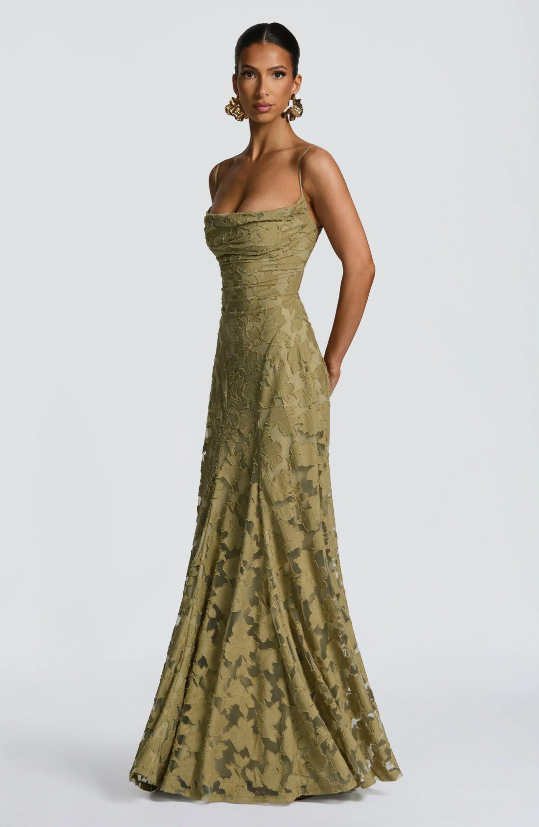 Vestido maxi para mujeres, escote drapeado, tirantes delgados, patrón floral texturizado, falda acampanada