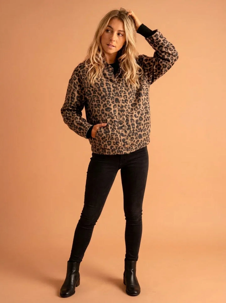 Katarzyna | Abrigo intemporal con estampado de leopardo