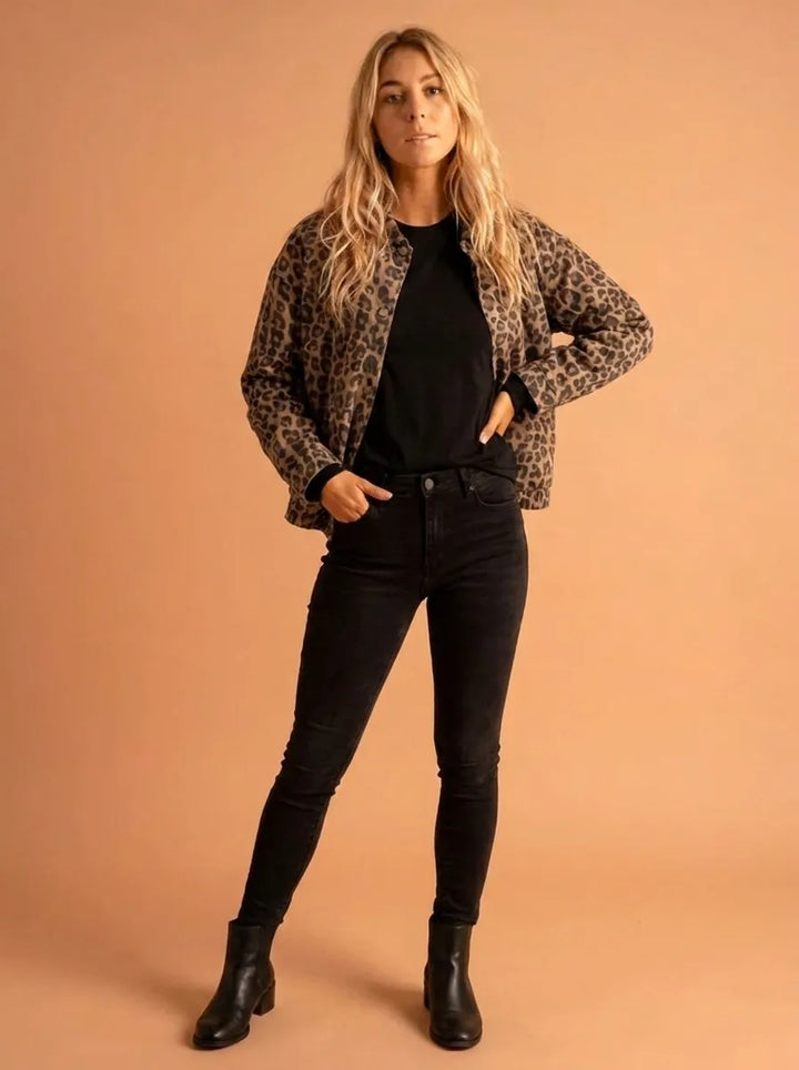 Katarzyna | Abrigo intemporal con estampado de leopardo