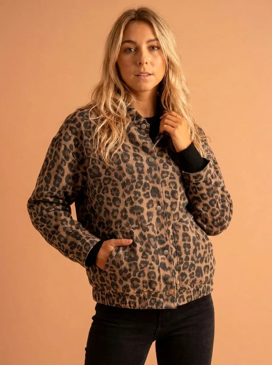 Katarzyna | Abrigo intemporal con estampado de leopardo