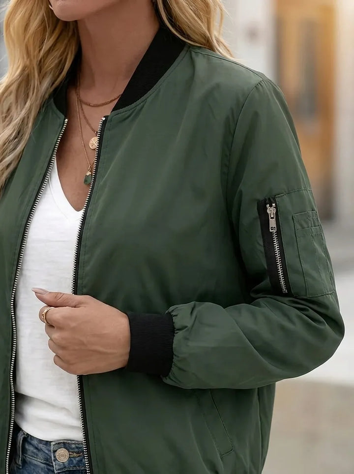 Chaqueta bomber de señora con bolsillos prácticos y cierre de cremallera