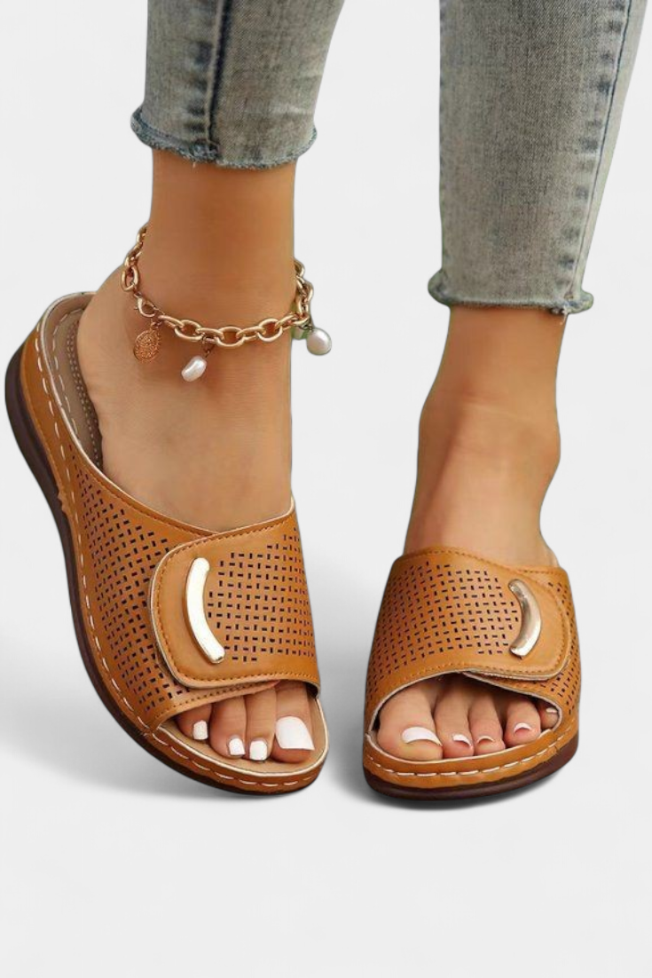 Itziar Sandalias Ortopédicas con Diseño Perforado y Plantilla Acolchada