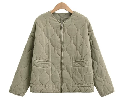 Abrigo acolchado cropped para mujer, con bolsillos y cinturón para atar