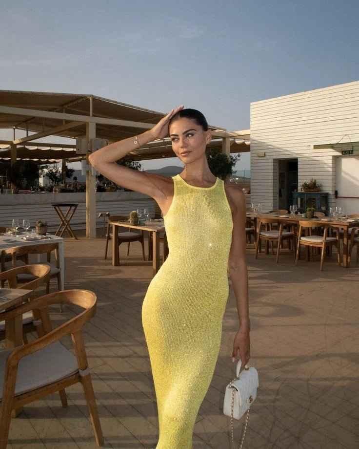 Lumi – Vestido de punto brillante en longitud maxi con espalda de nadador