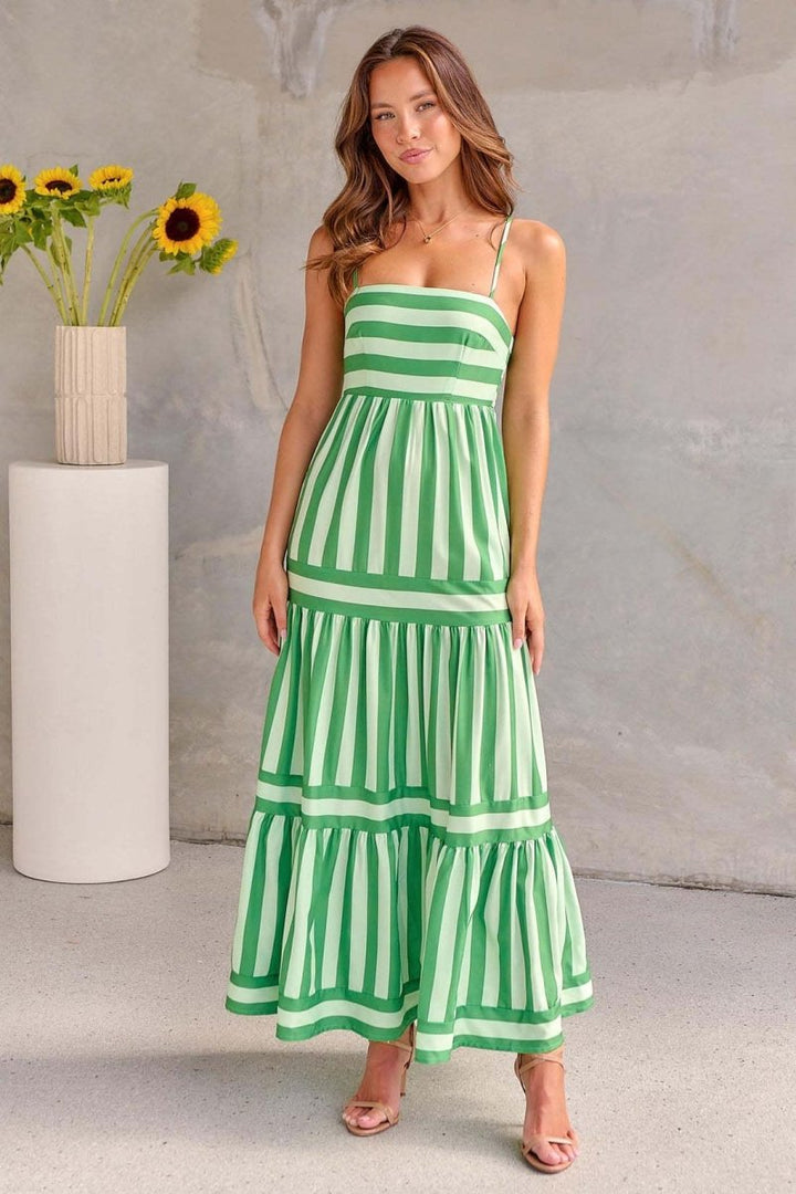 marina – vestido maxi a rayas con tirantes de espagueti y falda en capas