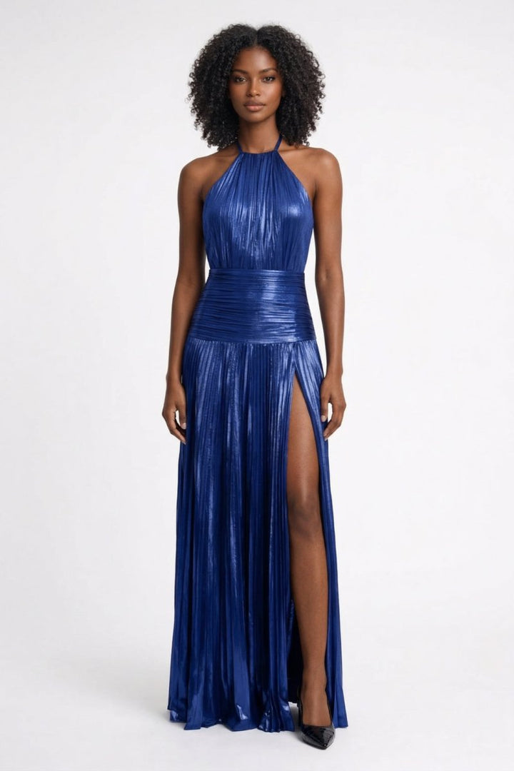 Maxi vestido de noche con abertura y cuello halter