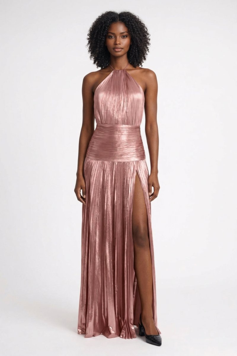 Maxi vestido de noche con abertura y cuello halter
