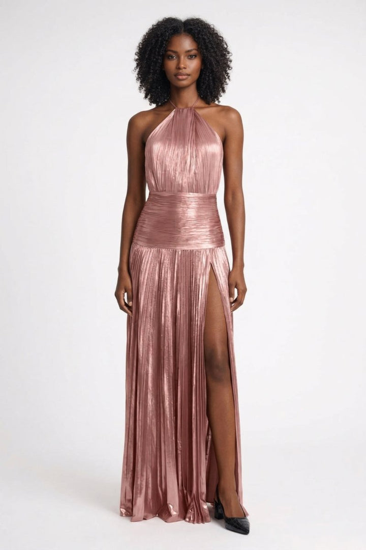 Maxi vestido de noche con abertura y cuello halter
