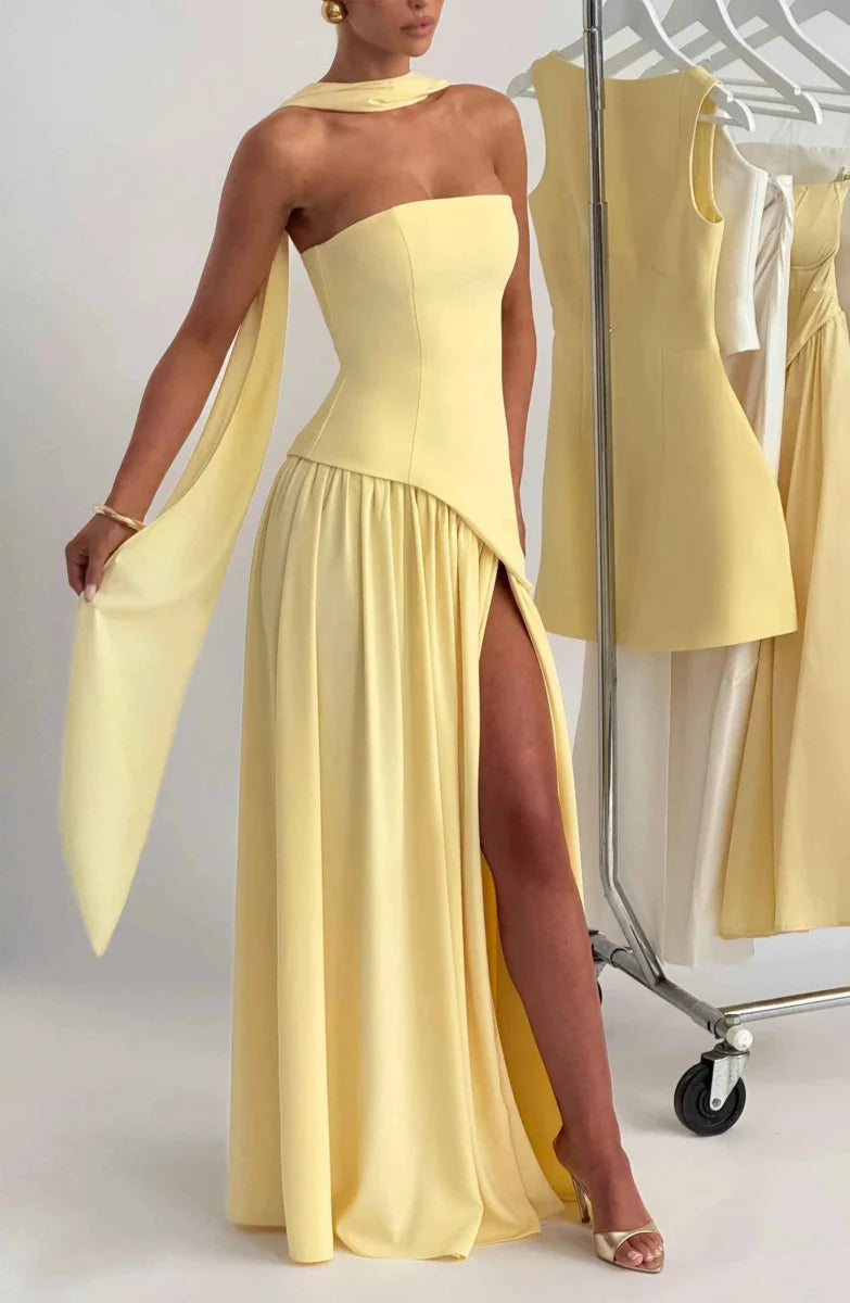 Maxivestido con abertura en la pierna y detalle drapeado