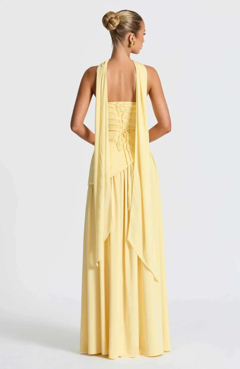 Maxivestido con abertura en la pierna y detalle drapeado