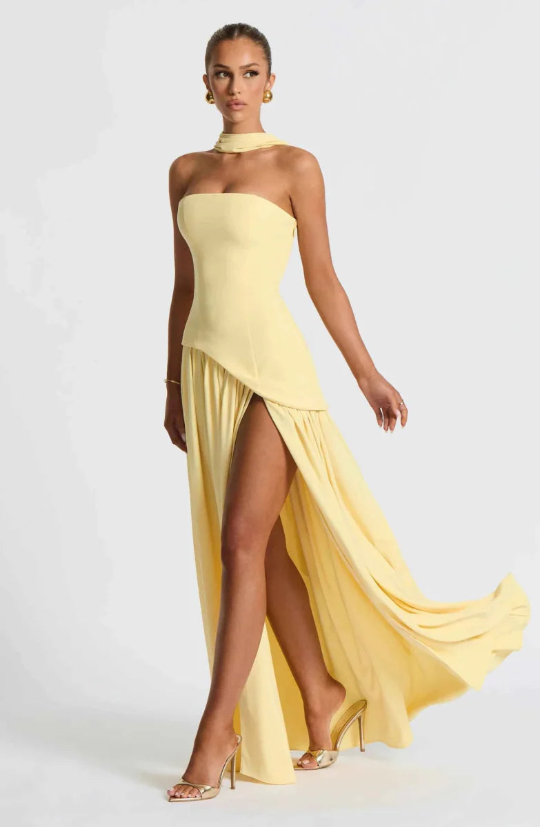 Maxivestido con abertura en la pierna y detalle drapeado