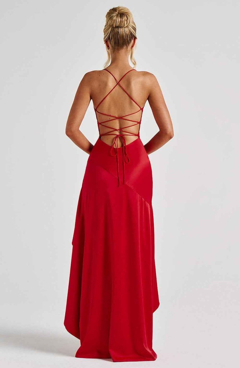 Maxivestido con volante en el dobladillo