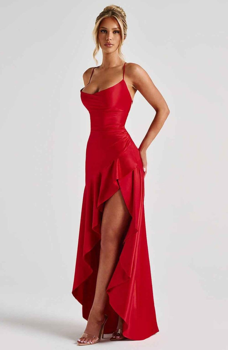 Maxivestido con volante en el dobladillo