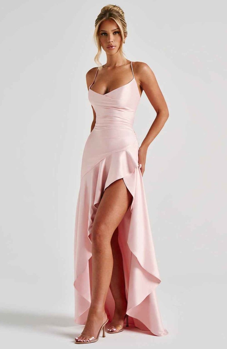 Maxivestido con volante en el dobladillo