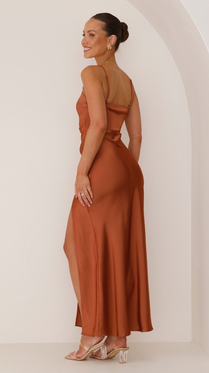 Maxivestido de verano con tirantes finos